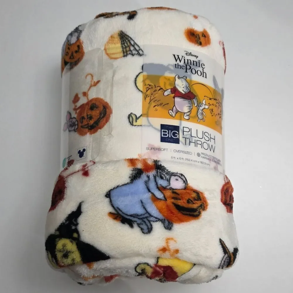 Disney Winnie the Pooh Super Soft Oversized Fall Halloween Plush Throw NEW
